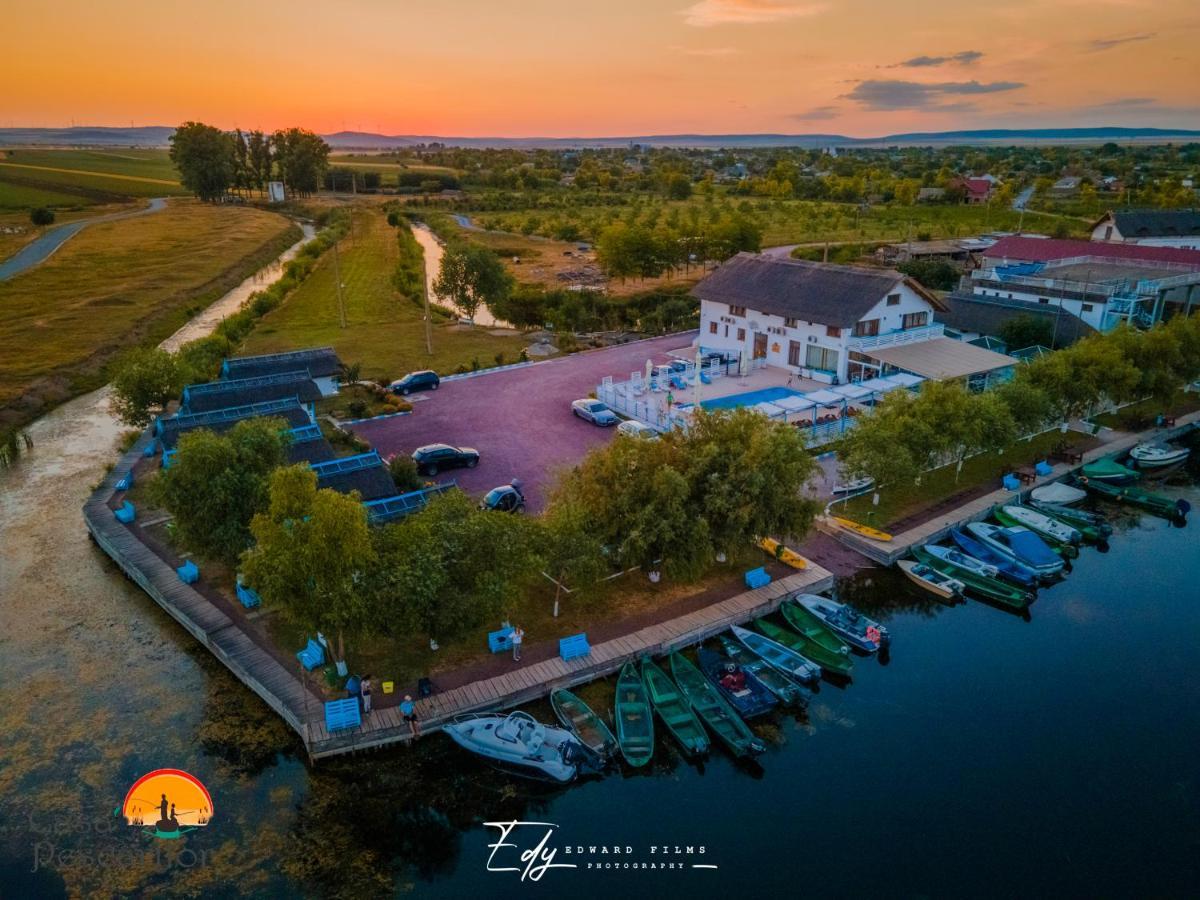 Отель Casa Pescarilor Lunca  Экстерьер фото